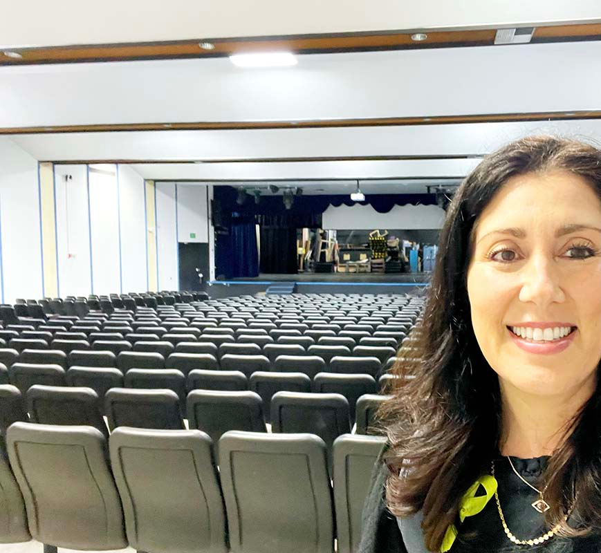 Rachel Steinman presenting and speaking